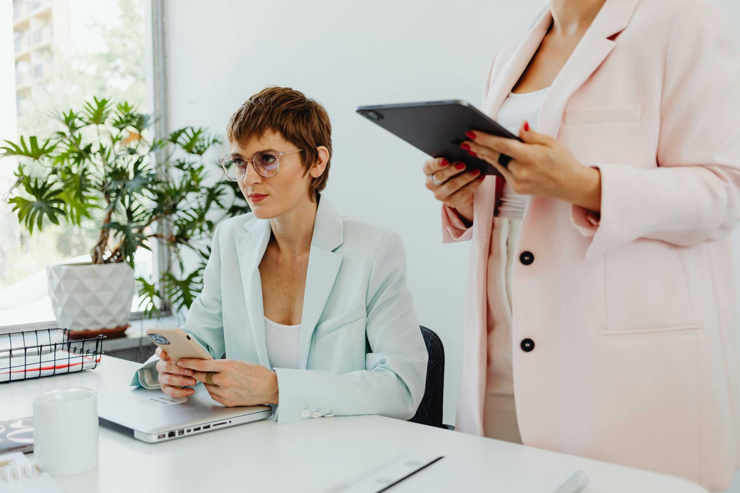 should you tell your boss about your side hustle?